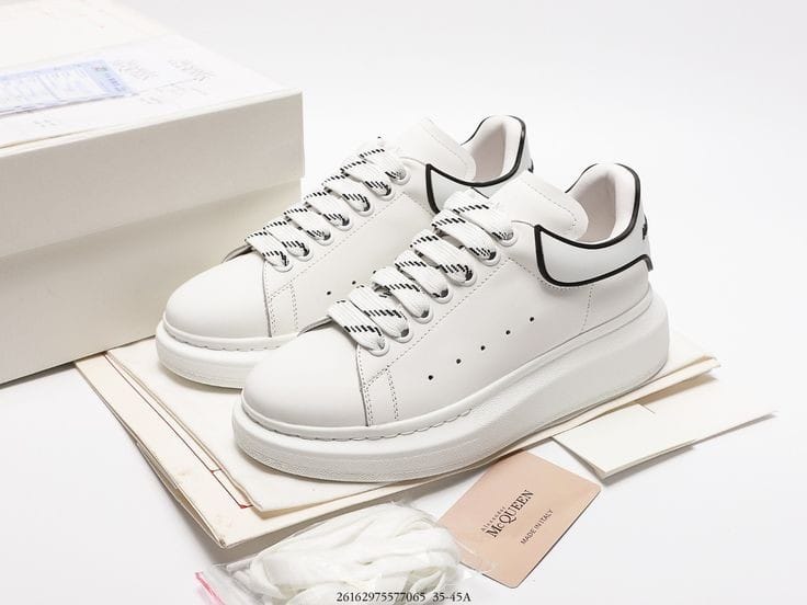 TENIS ALEXANDER MCQUEEN DELINEADO UNISEX