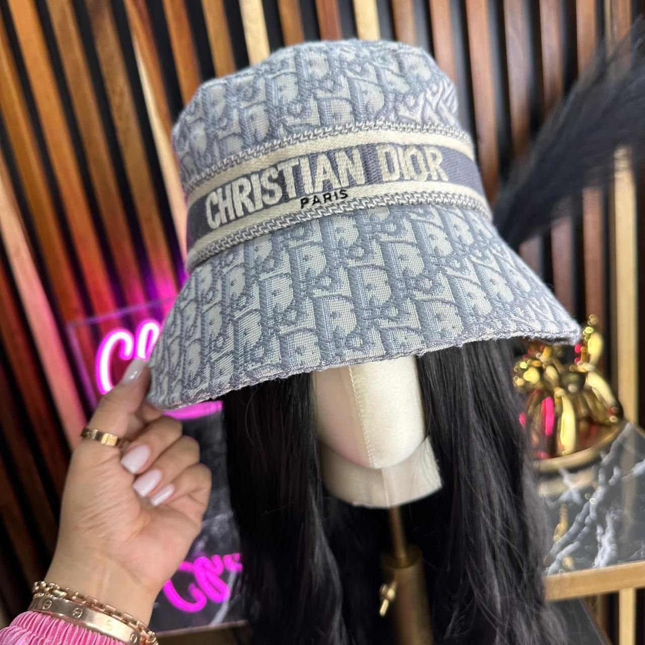 GORRO BUCKET DIOR GRIS